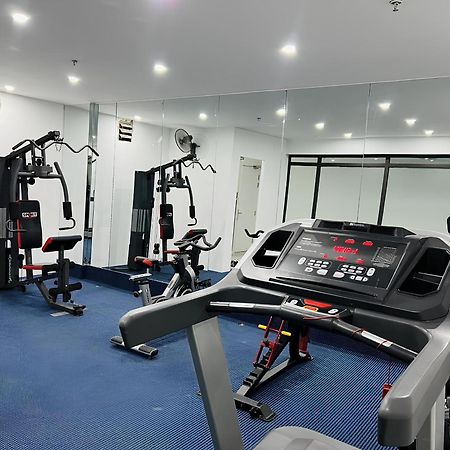 May De Ville Crown Hotel Ханой Екстер'єр фото The gym at the hotel