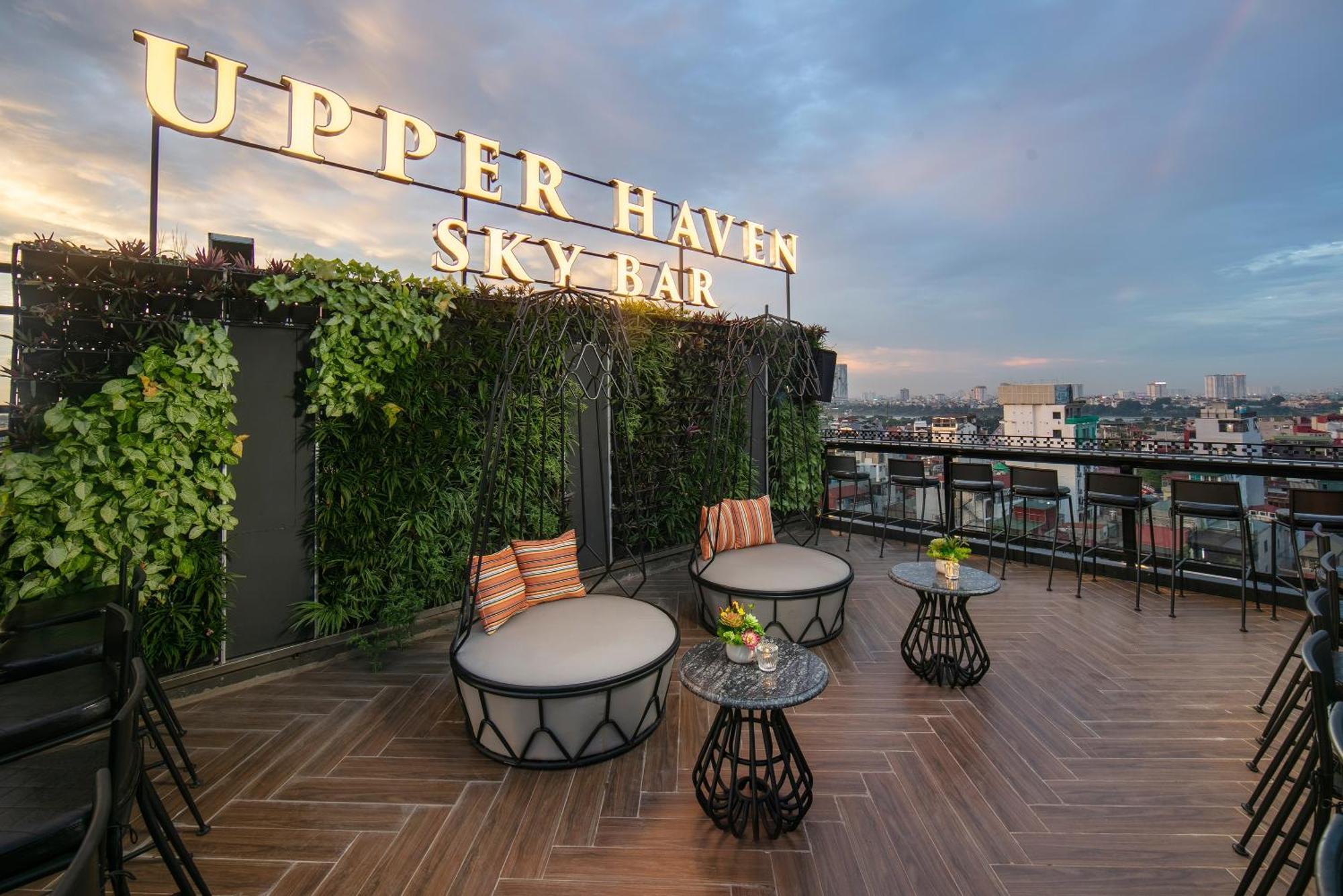 May De Ville Crown Hotel Ханой Екстер'єр фото Upper Haven Sky Bar