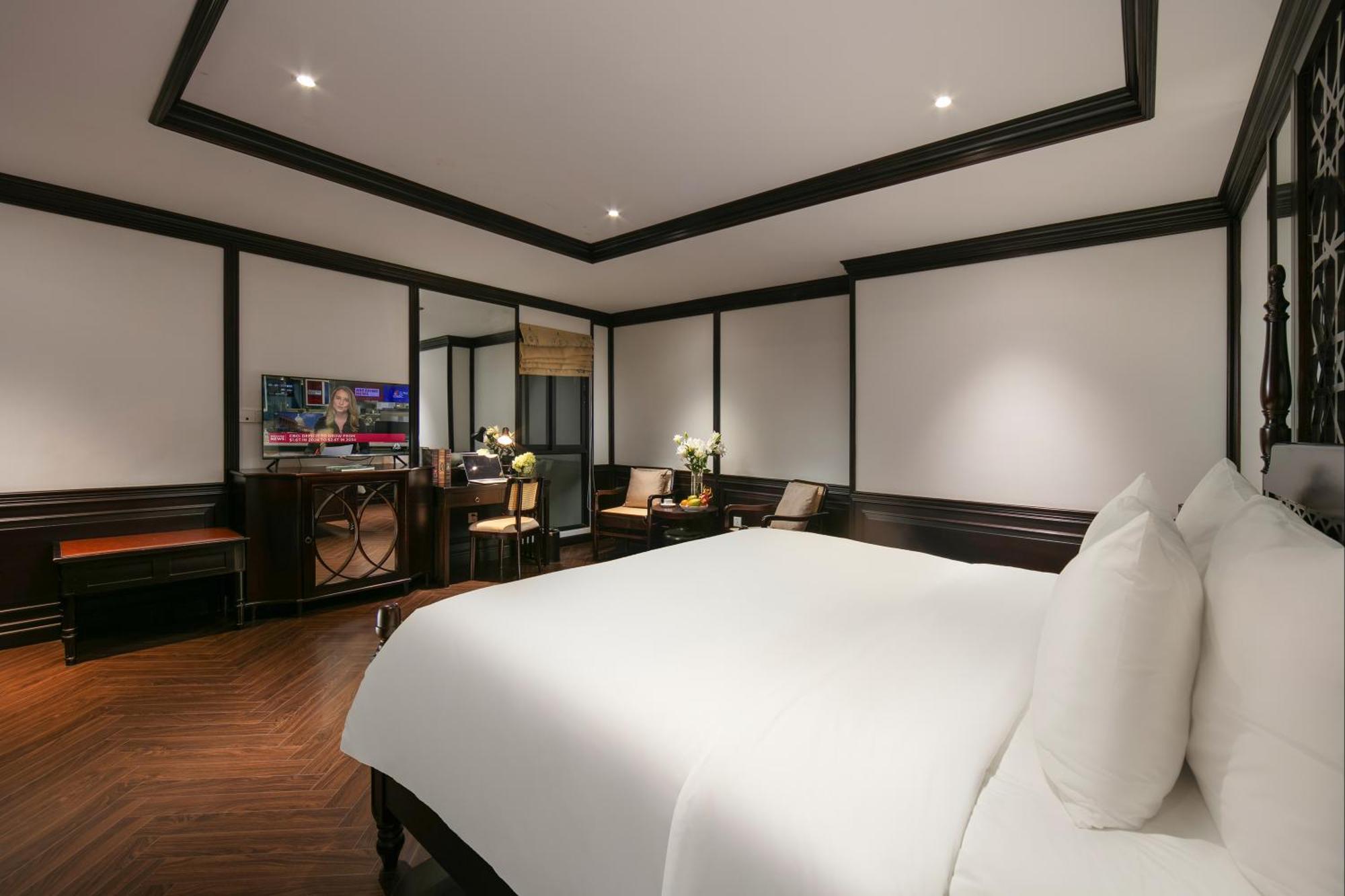 May De Ville Crown Hotel Ханой Екстер'єр фото Deluxe Room