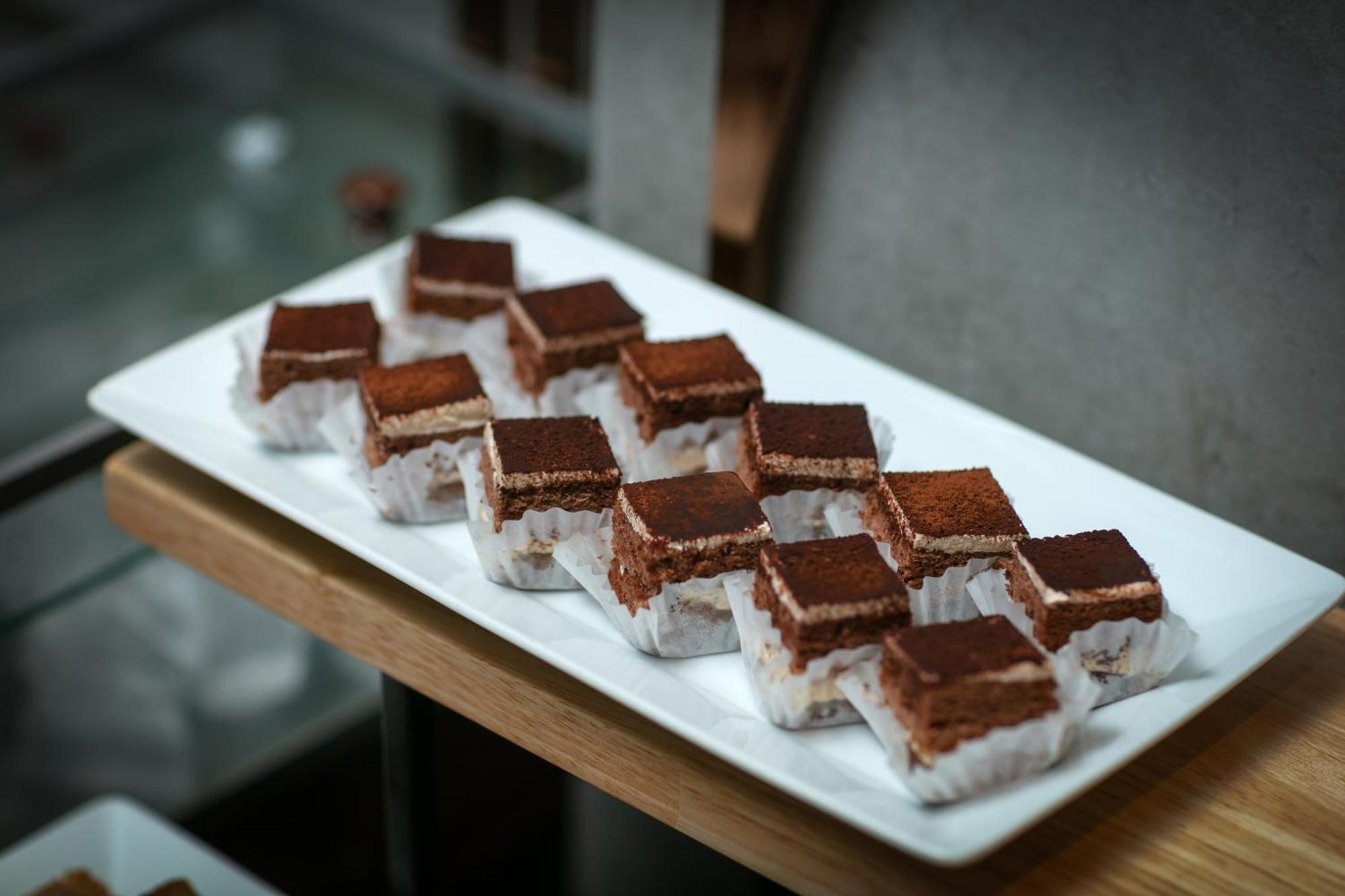 May De Ville Crown Hotel Ханой Екстер'єр фото Tiramisu