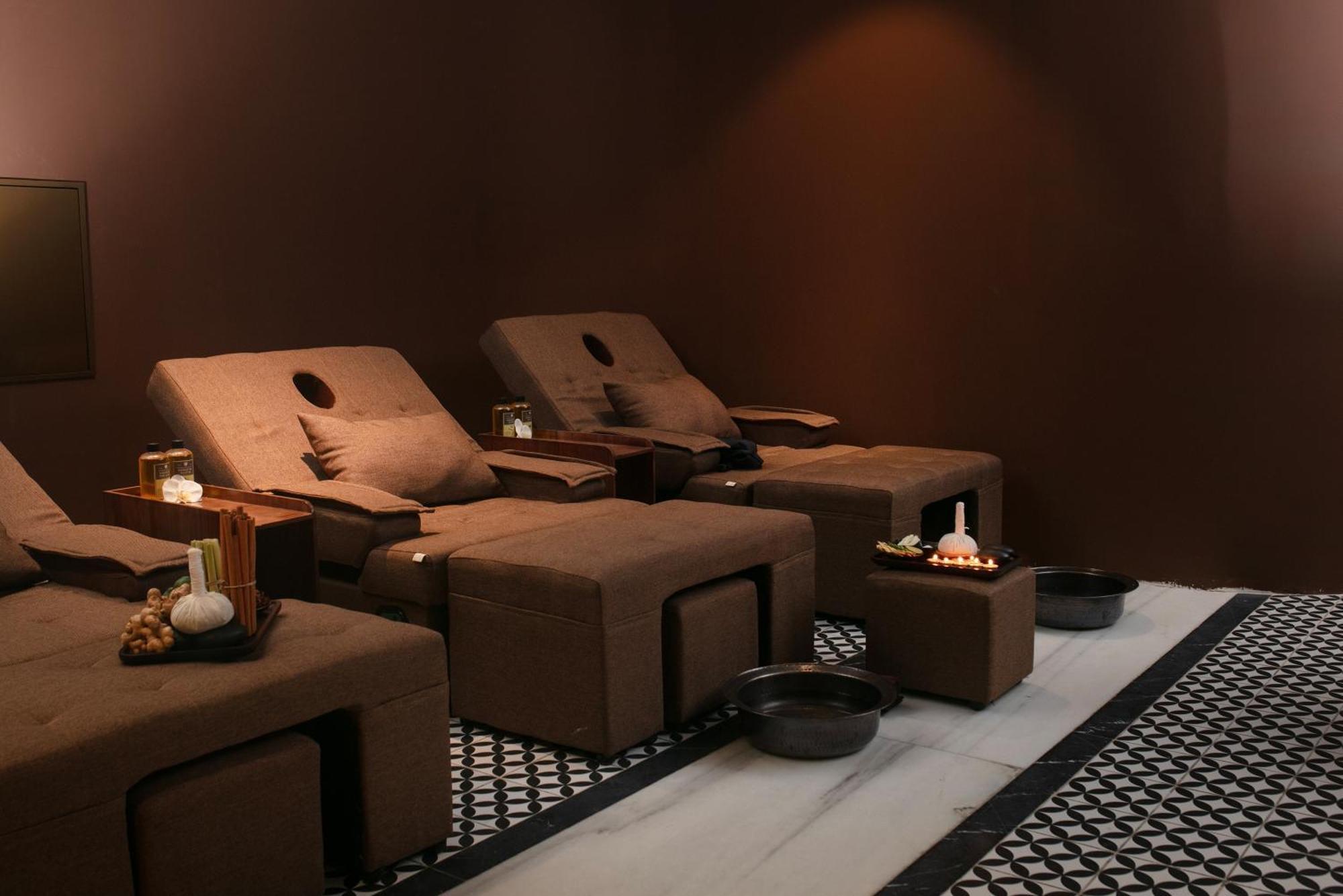 May De Ville Crown Hotel Ханой Екстер'єр фото A spa in Bangkok, Thailand